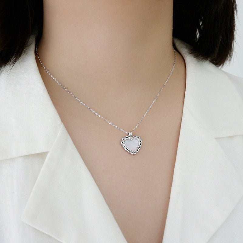 Anniversary Mother of Shell Heart 925 Sterling Silver NecklaceMain Stone: Mother of Shell
Main Stone Quantity: 1 
Pendant Size: 17.6mm * 19.3mm 
Metal Material: Solid 925 Sterling Silver
Metal Electroplating: 18K Yellow Gold/RhJEWELLYJEWELLYShell Heart 925 Sterling Silver Necklace