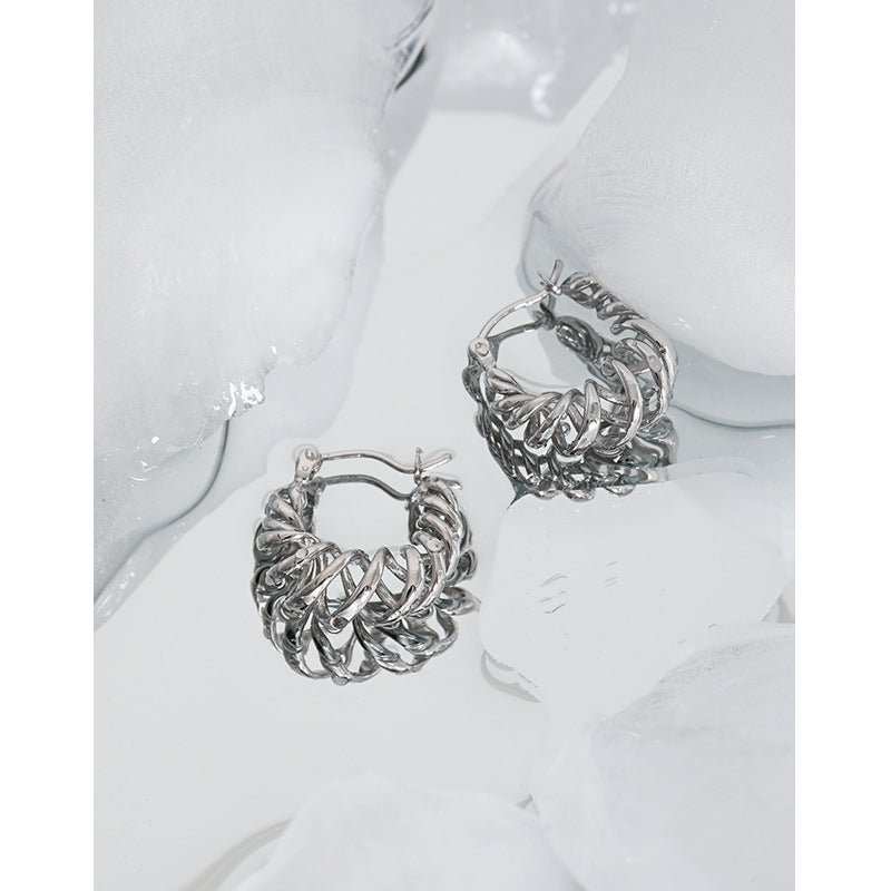 Casual Hollow Spring Twisted 925 Sterling Silver Hoop EarringsEarring Size: 20mm * 21.5mm 
Metal Material: Solid 925 Sterling Silver
Metal Electroplating: Rhodium
Total Weight: 5.35gJEWELLYJEWELLYCasual Hollow Spring Twisted 925 Sterling Silver Hoop Earrings