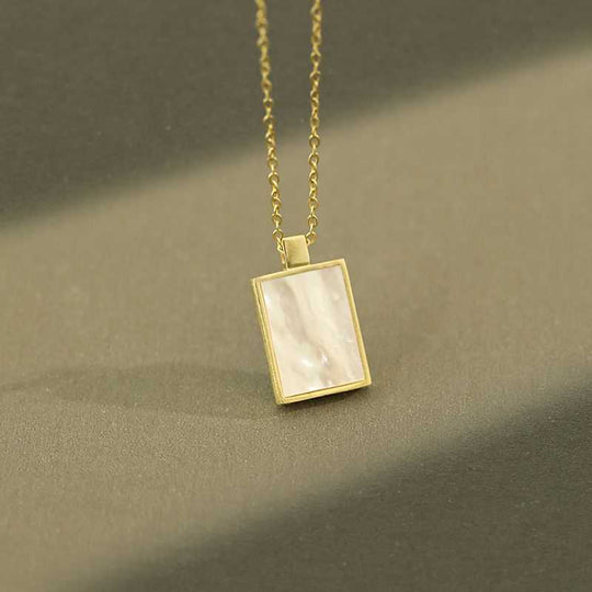 Geometry Mother of Shell Rectangle Tag 925 Sterling Silver NecklacePendant Width: 16mm * 12mm
Metal Material: Solid 925 Sterling Silver
Metal Electroplating: 18K Yellow Gold./Rhodium
Chain Length: 400mm + 50mm Adjustable
Total WJEWELLYJEWELLYShell Rectangle Tag 925 Sterling Silver Necklace