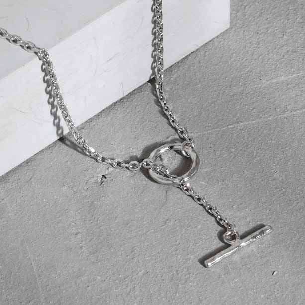 Holiday OT Buckle 925 Sterling Silver Chain NecklacePendant Size: 21.8mm/15.5mm 
Metal Material: Solid 925 Sterling Silver
Metal Electroplating: Rhodium
Chain Length: 425mm
Total Weight: 9.35gJEWELLYJEWELLYHoliday OT Buckle 925 Sterling Silver Chain Necklace