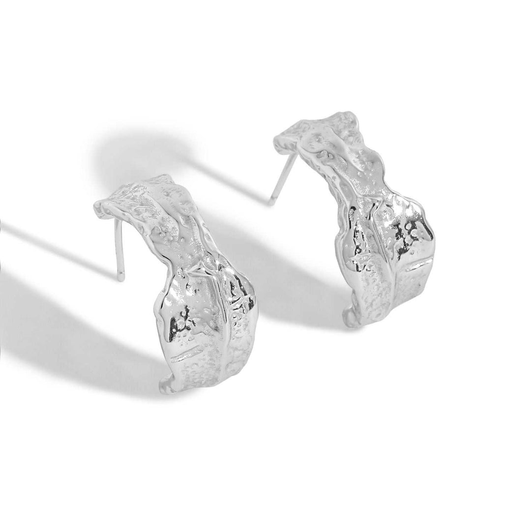 Irregular Tinfoil C Shape 925 Sterling Silver Stud EarringsEarring Size: 21mm * 10mm 
Metal Material: Solid 925 Sterling Silver
Metal Electroplating: 18K Yellow Gold/Rhodium
Earring Backs: Solid 925 Sterling Silver
TotalJEWELLYJEWELLYShape 925 Sterling Silver Stud Earrings