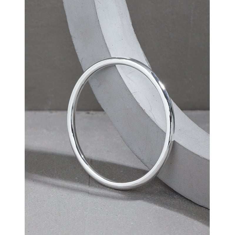 Minimalist 4.2mm S990 Sterling Silver BangleBangle Width: 4.2mm 
Bangle Diameter: 56mm/58mm/60mm
Metal Material: Solid S990 Sterling Silver
Metal Electroplating: No Plating
Total Weight: 25.84g - 27.9gJEWELLYJEWELLY2mm S990 Sterling Silver Bangle