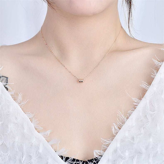 New Tiny Waist 925 Sterling Silver NecklacePendant Size: 6mm * 6mm 
Metal Material: Solid 925 Sterling Silver
Metal Electroplating: 18K Yellow Gold/Rose Gold/Rhodium
Chain Length: 400mm + 30mm Adjustable
TotaJEWELLYJEWELLYTiny Waist 925 Sterling Silver Necklace