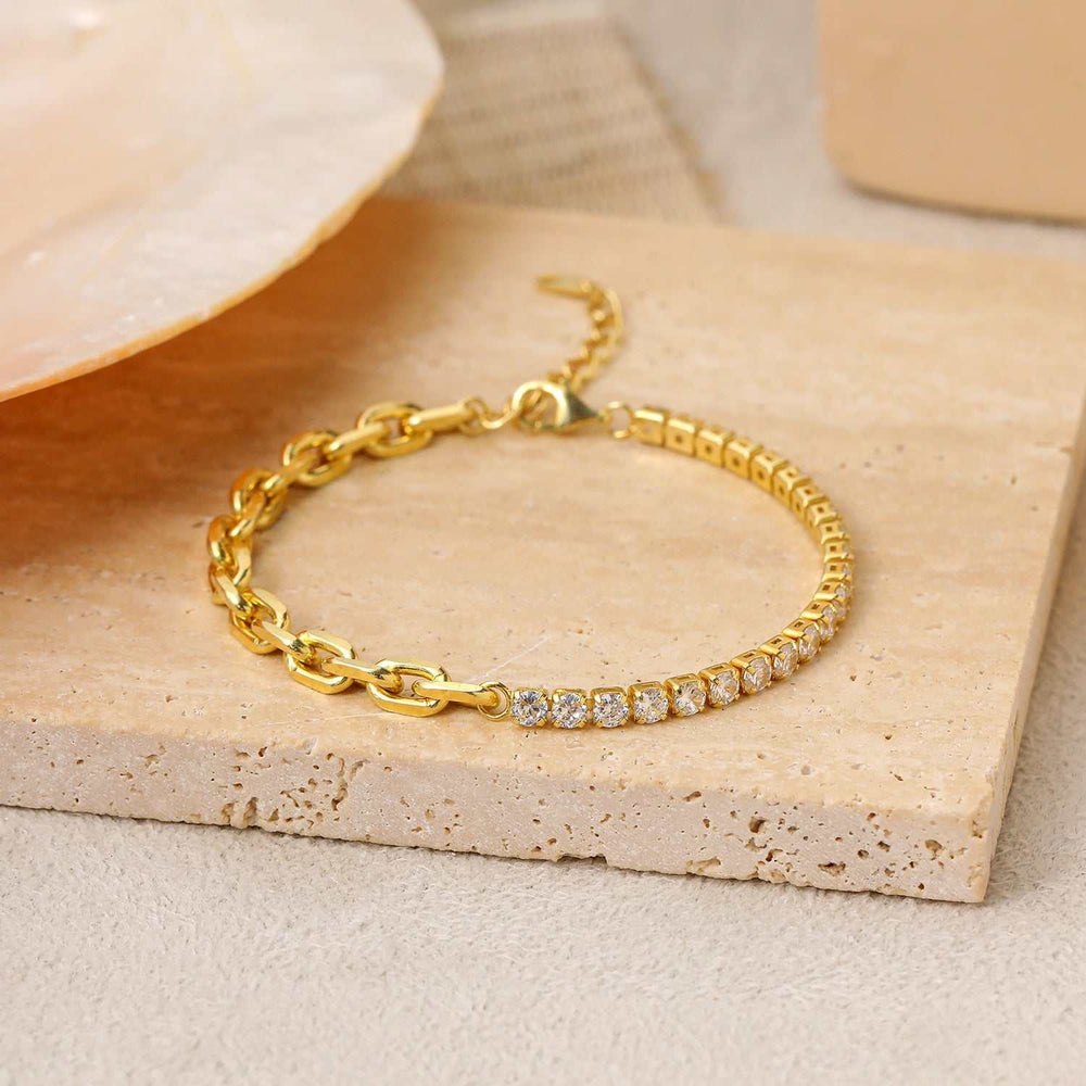 Simple Hollow Chain  CZ Montage 925 Sterling Silver BraceletMain Stone: Cubic Zirconia 
Metal Material: Solid 925 Sterling Silver
Metal Electroplating: 18K Yellow Gold/Rhodium
Chain Length: 240mm + 40mm Adjustable
Total WJEWELLYJEWELLYSimple Hollow Chain CZ Montage 925 Sterling Silver Bracelet