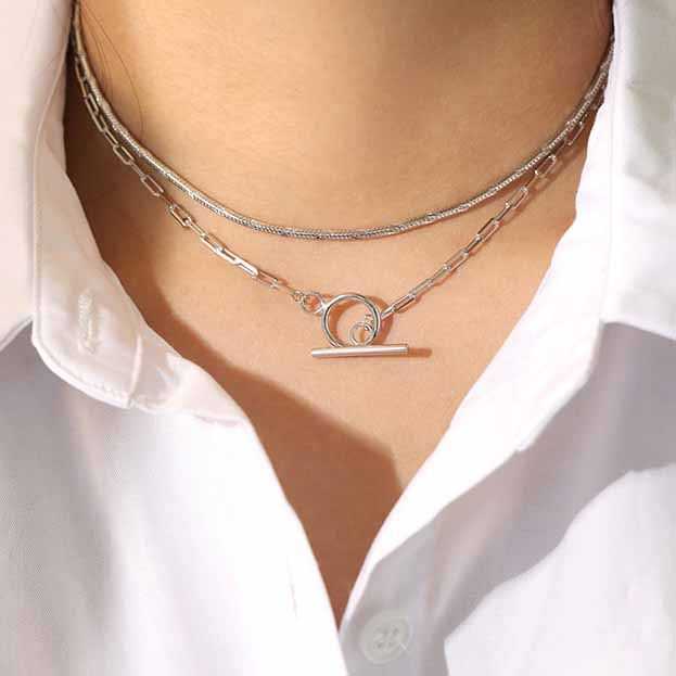 Simple TO Shape Chian 925 Sterling Silver Choker NecklaceCircle Size: 12mm
Chain Width: 2.5mm
Metal Material: Solid 925 Sterling Silver
Metal Electroplating: 18K Yellow Gold/Rhodium
Chain Length: 370mm Adjustable
TotaJEWELLYJEWELLYShape Chian 925 Sterling Silver Choker Necklace