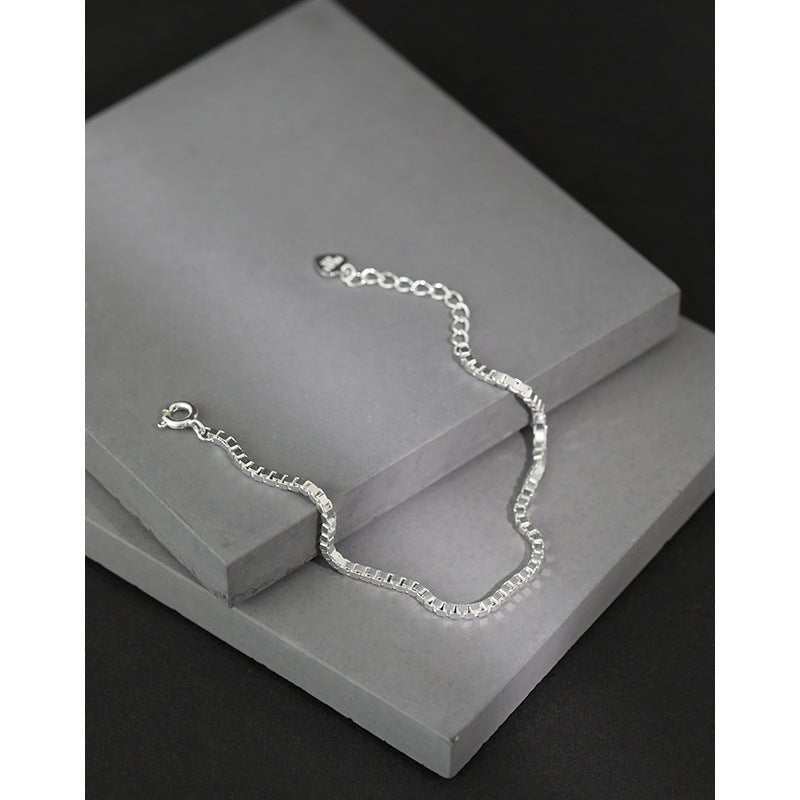 Vintage Box Chain Simple 925 Sterling Silver BraceletPendant Size: 2mm 
Metal Material: Solid 925 Sterling Silver
Chain Length: 155mm +30mm Adjustable
Total Weight: 3.9gJEWELLYJEWELLYVintage Box Chain Simple 925 Sterling Silver Bracelet