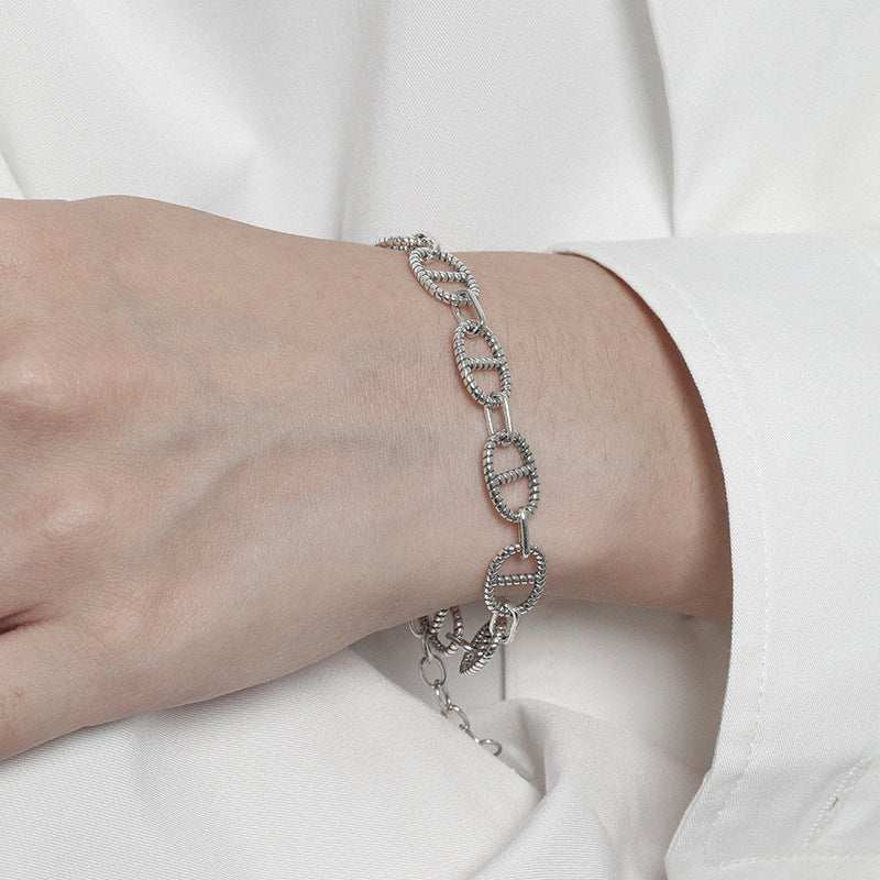 Vintage Flat Marina Chain 925 Sterling Silver BraceletChain Width: 9mm 
Metal Material: Solid 925 Sterling Silver
Chain Length: 160mm + 30mm Adjustable
Total Weight: 8.7gJEWELLYJEWELLYVintage Flat Marina Chain 925 Sterling Silver Bracelet