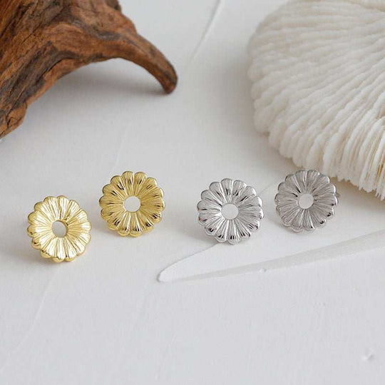 Women Chrysanthemum Flowers 925 Sterling Silver Stud Earrings - JEWELLY